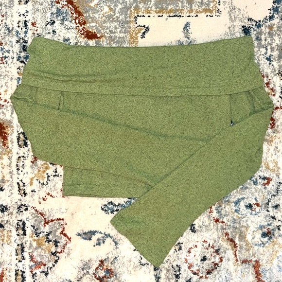 Cider Off-the-shoulder long sleeve crop top - Picture 4 of 4